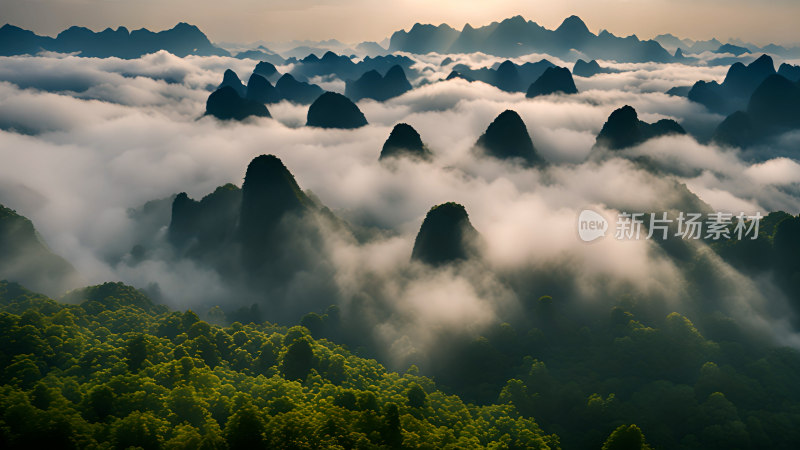 桂林山水照片山峰云海群山云雾缭绕自然风景