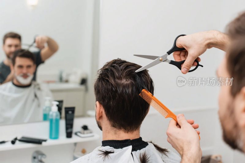理发店剪发场景