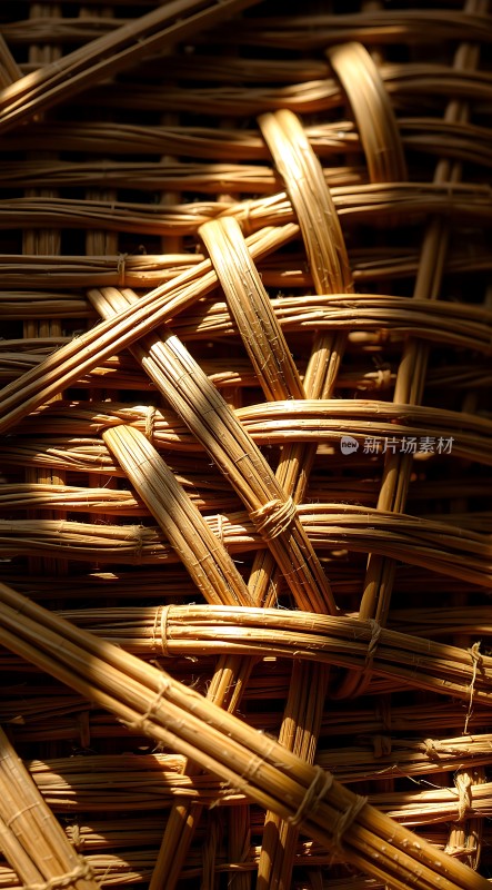 阳光下的竹编纹理