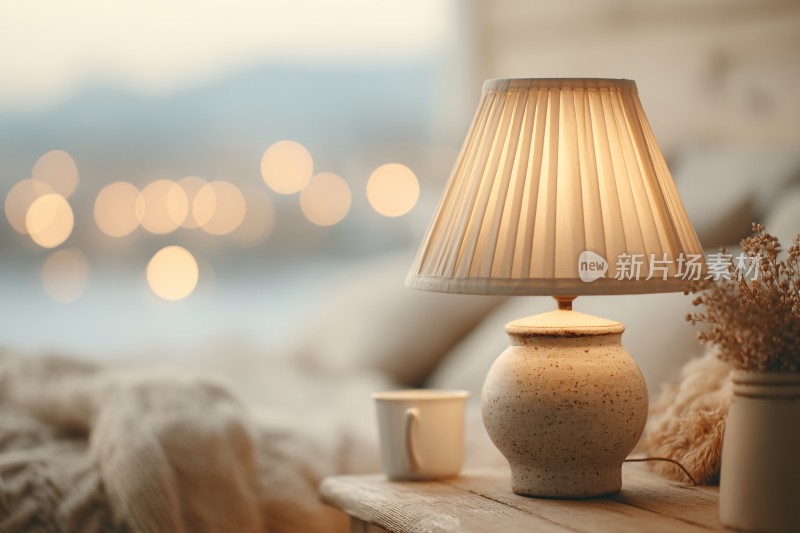 温馨室内台灯静谧场景