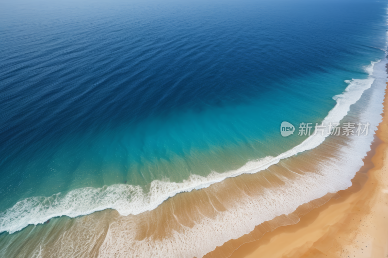 海滩的美丽景色拥有蓝色海洋和沙滩风景图片