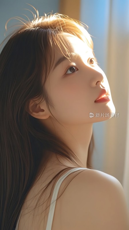 阳光下的温柔微笑