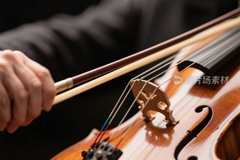 小提琴演奏特写