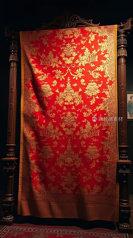 红色花纹布料展示