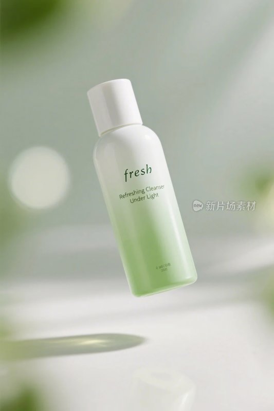 清新绿瓶护肤品展示