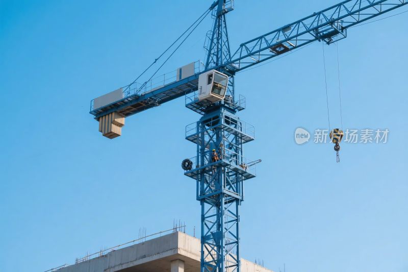 施工塔吊与建筑场景