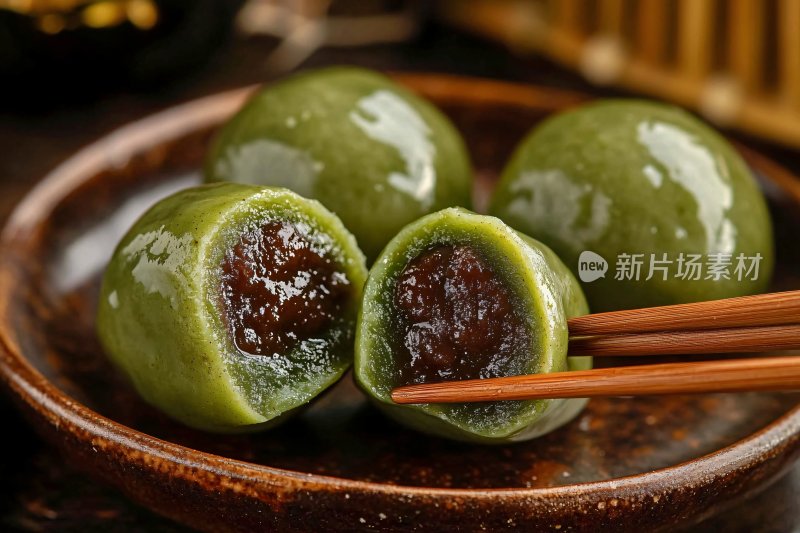 盘中美味青团特写