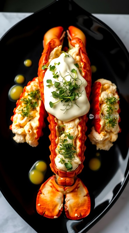 香浓奶油龙虾配新鲜香菜