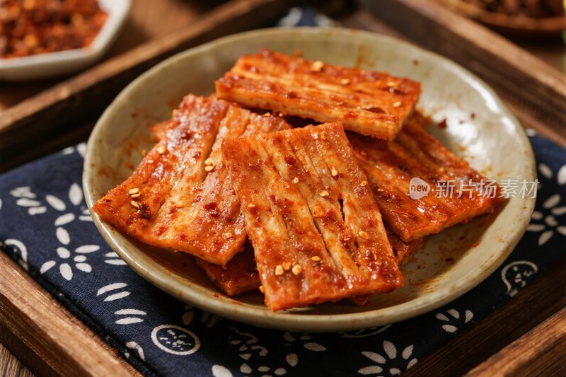 盘中美味辣条特写