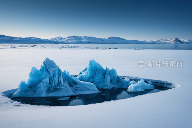 有许多冰山漂浮在水中高清风景图片