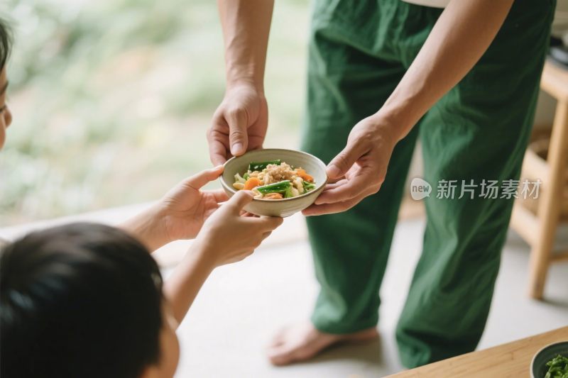 家庭食物传递场景