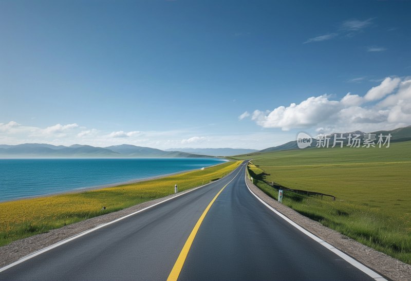 青海湖边公路奇景