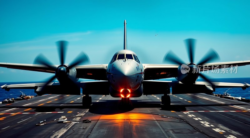 航母甲板上的螺旋桨飞机起飞