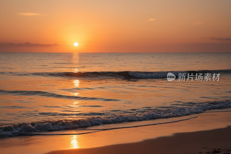 海上的日落海浪涌入岸边高清风景图片