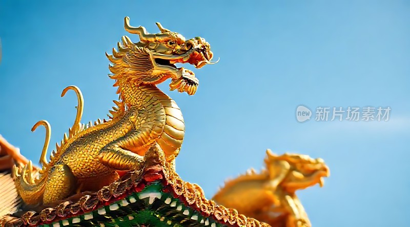 金光闪闪的龙雕塑