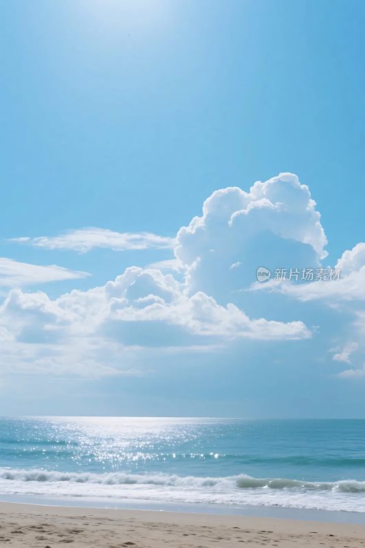 海滩海景与天空云朵