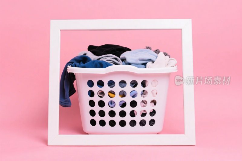 洗衣篮与相框创意组合