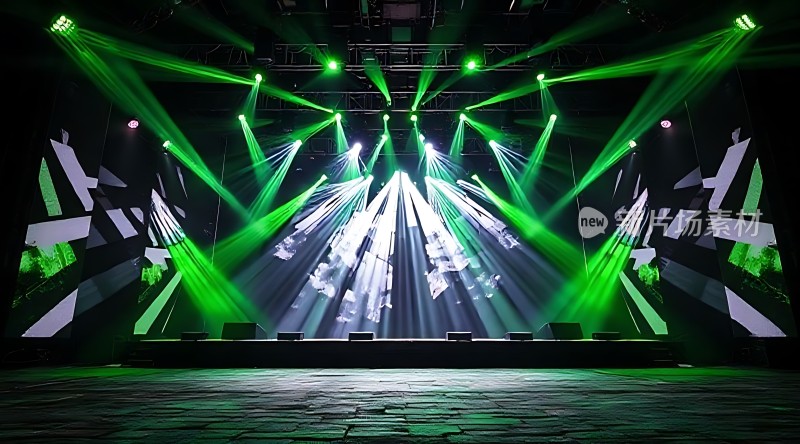 舞台灯光秀绿色光束交织科技感十足
