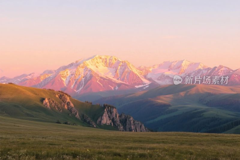 自然山脉风景图