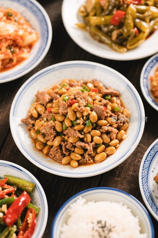 中式家常菜肴展示图