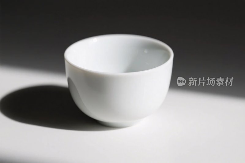 白色陶瓷碗静物摄影