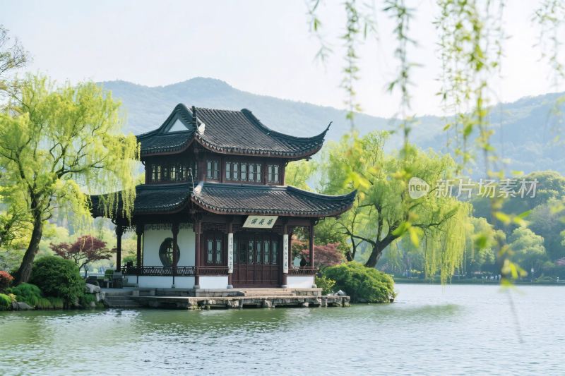 湖边古亭山水景