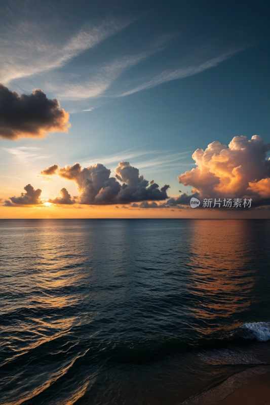 欣赏日落和水面的海滩景色高清风景图片