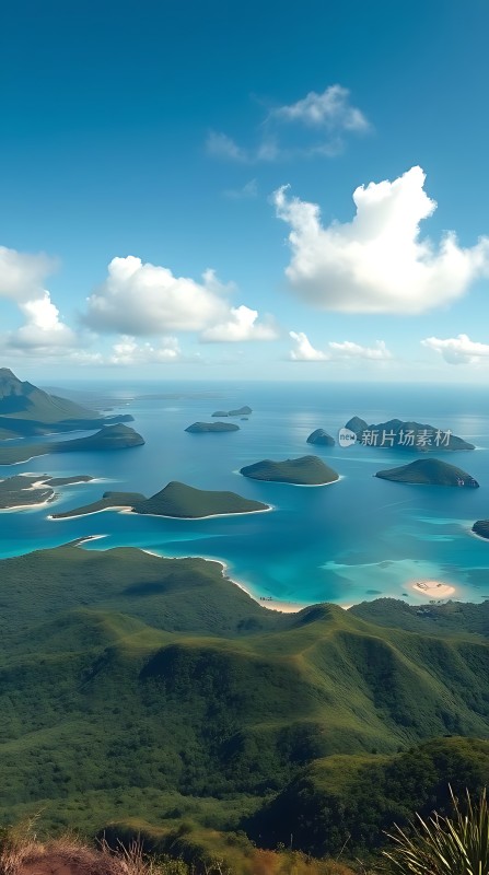 碧海绿岛蓝天白云下的自然美景