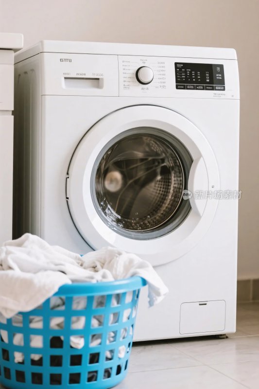 洗衣机与洗衣篮场景
