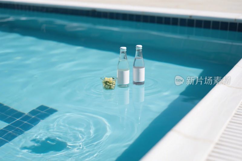 泳池水面物品