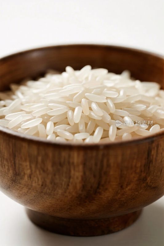 木碗盛白米