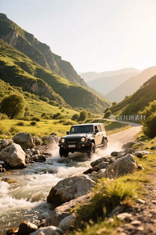 越野车穿行山间溪流