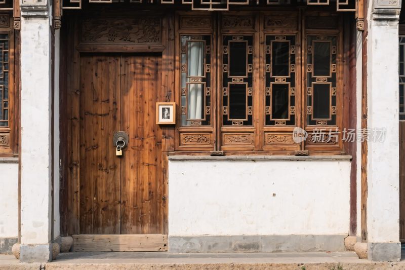 古风木门与窗户古建筑