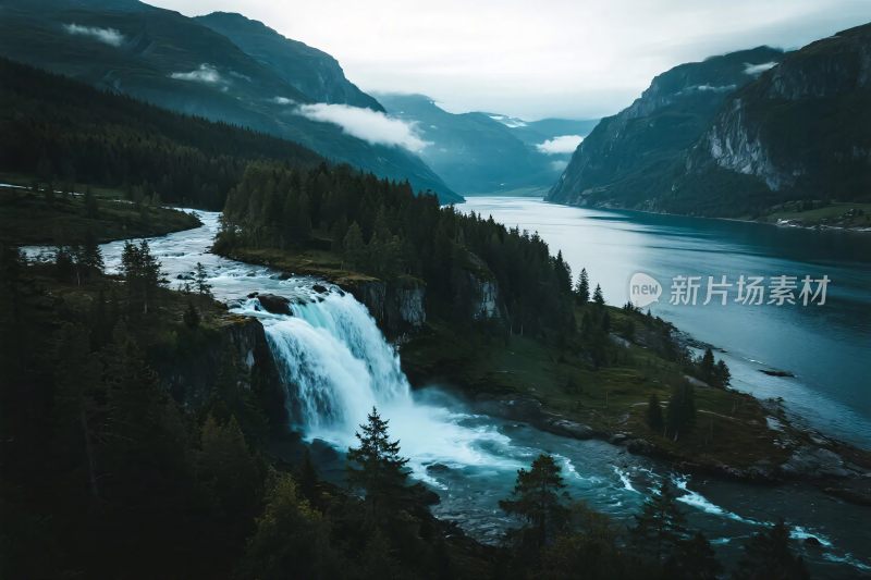 山间瀑布与湖泊美景