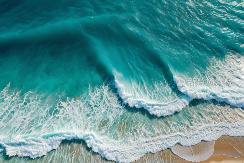 海滩鸟瞰图海浪在岸边破裂高清背景图片