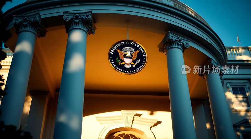 总统府前的柱子与徽章