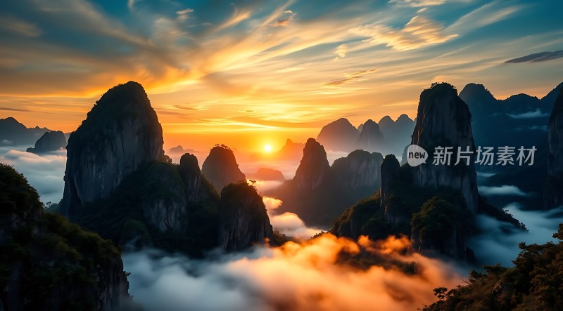 日出奇峰云海间