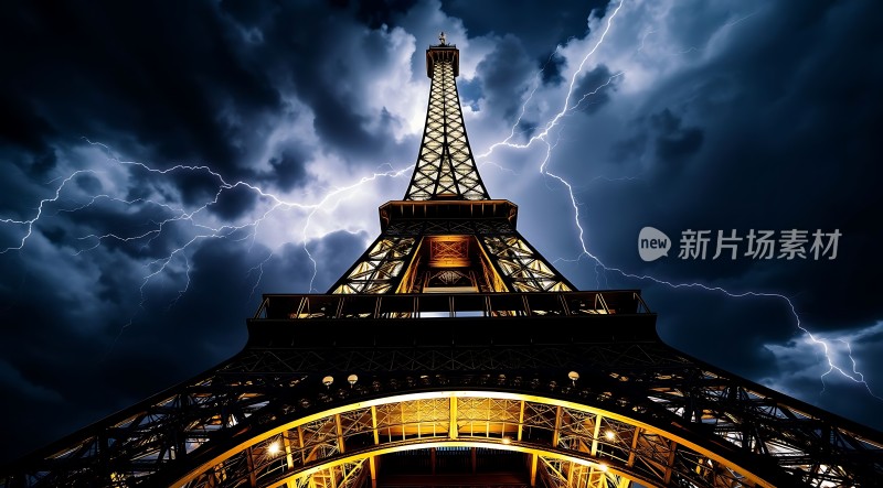 巴黎铁塔闪电之夜