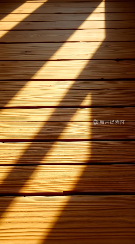 阳光下的木纹之美