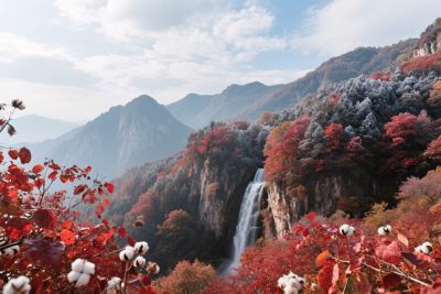 秋日山间瀑布美景