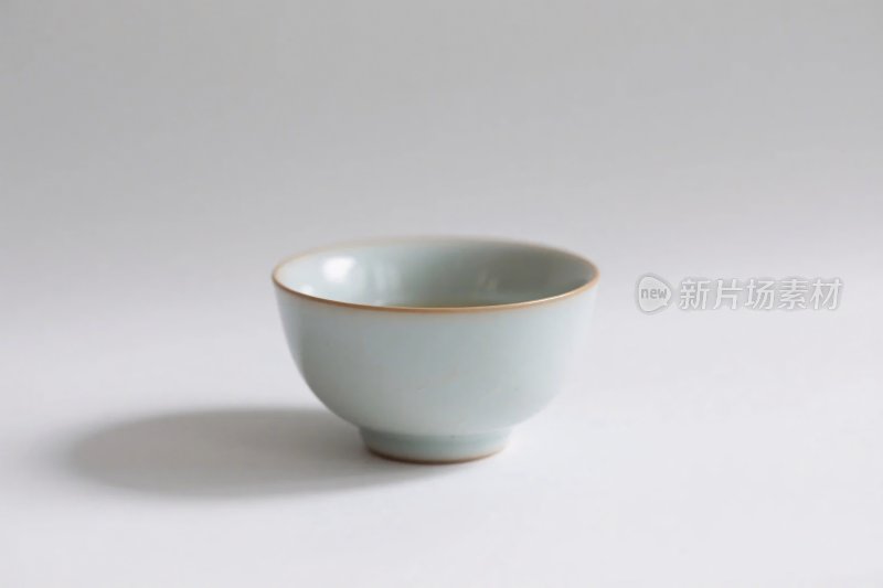 浅青釉陶瓷碗静物