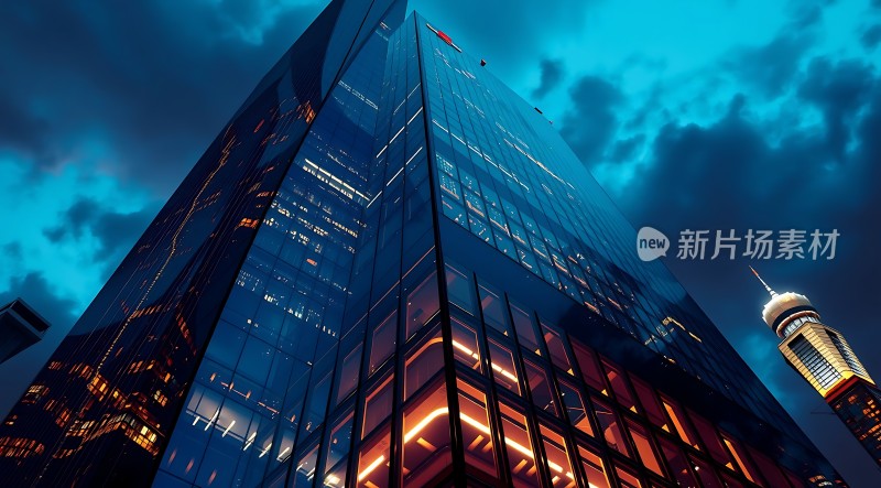 摩天大楼夜幕下的璀璨光芒