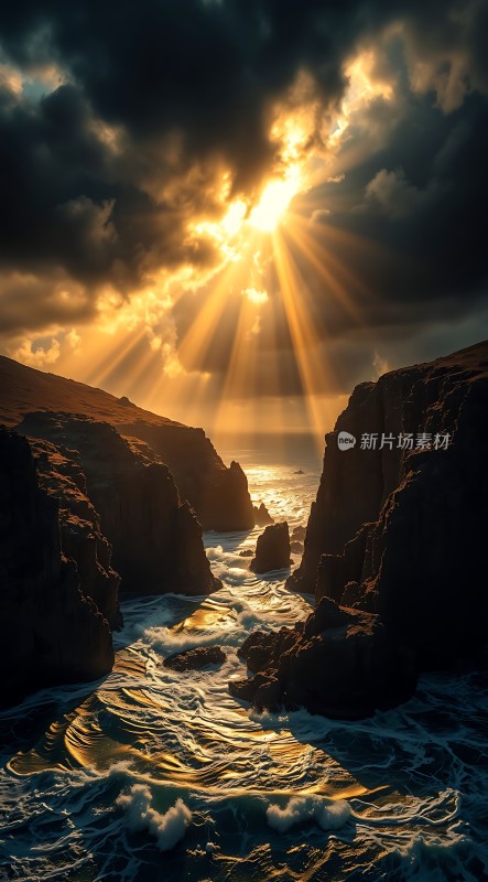 阳光下的海浪与岩石