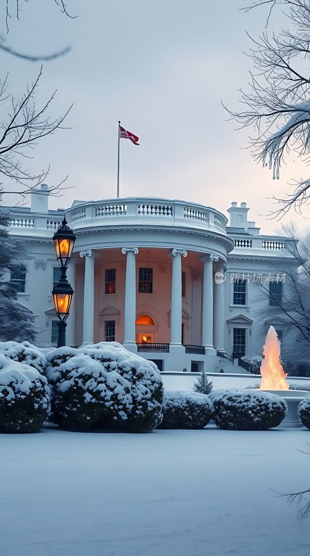 白宫雪夜灯光璀璨静谧而庄严