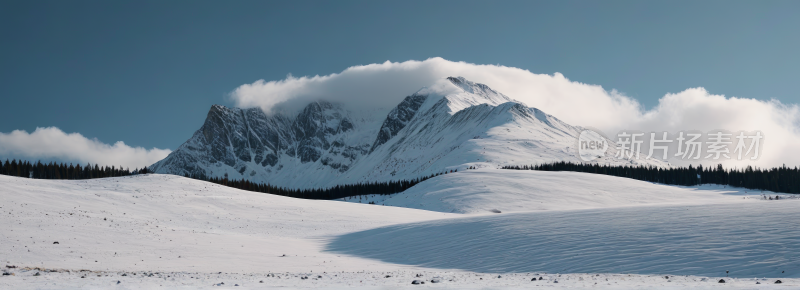 一座雪满山天上有云高清风景横幅图片