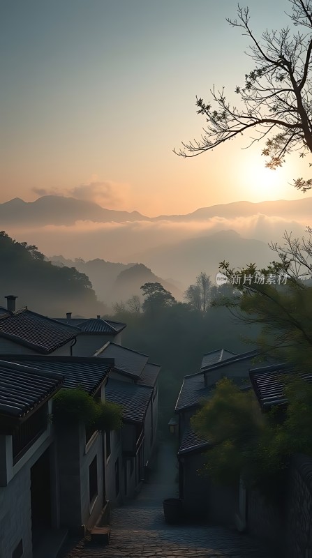 晨曦中的古村落