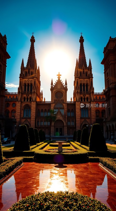阳光下的宏伟教堂