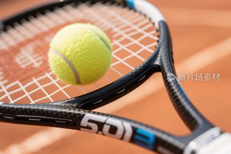 网球与球拍特写