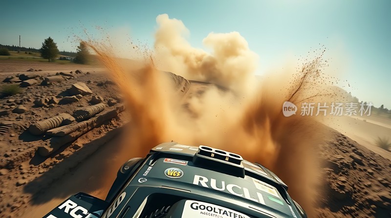 越野赛车狂飙扬起尘土飞扬