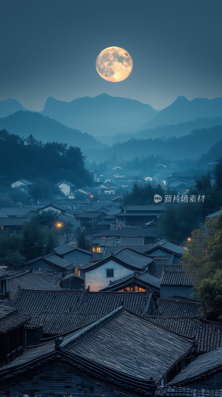 宁静小山村1月光下的古镇